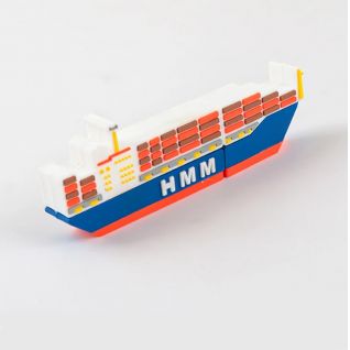 cruise ship shaped USB drive